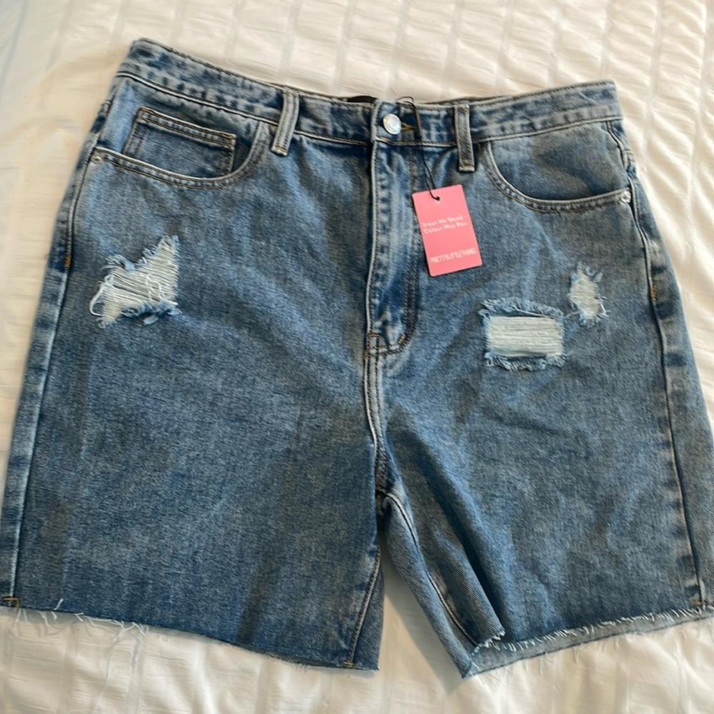 Pretty Little Thing new shorts w/ tags. SZ 10. Denim